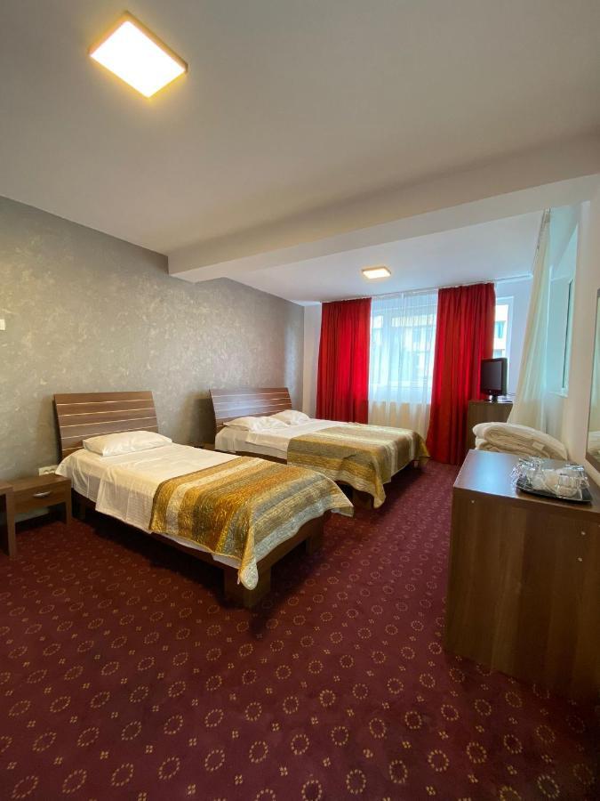 Global Boutique Aparthotel Brassó Kültér fotó